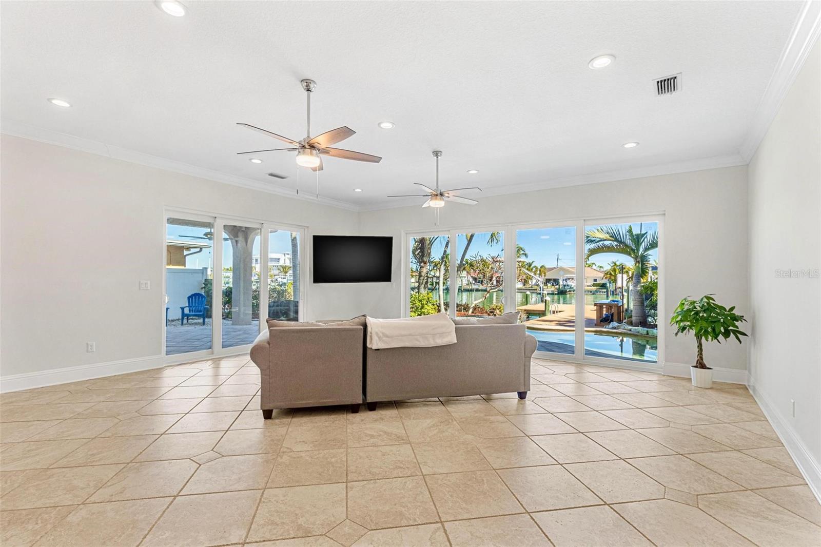 CAPRI ISLE SUB - Residential