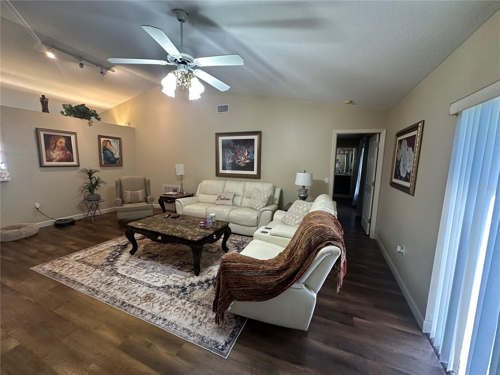 STEEPLECHASE PH 02 - Residential