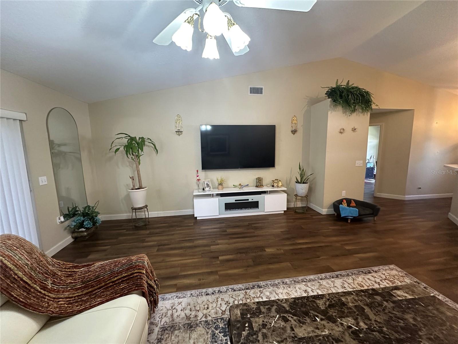 STEEPLECHASE PH 02 - Residential