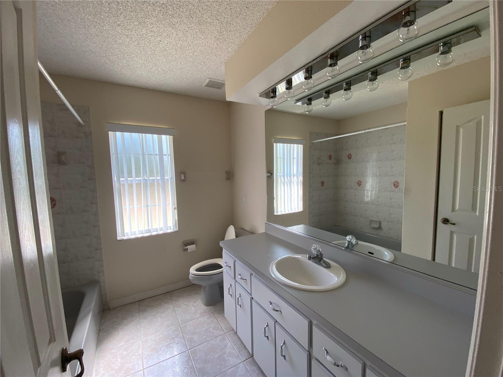 MARION OAKS 03 - Residential Lease