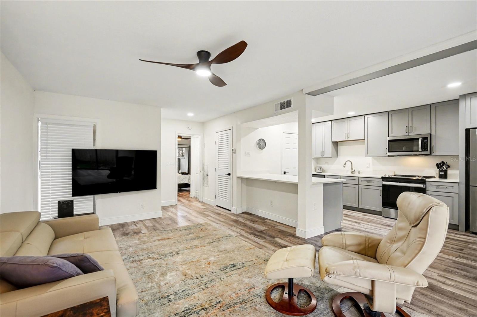 CROWN OAKS - Residential