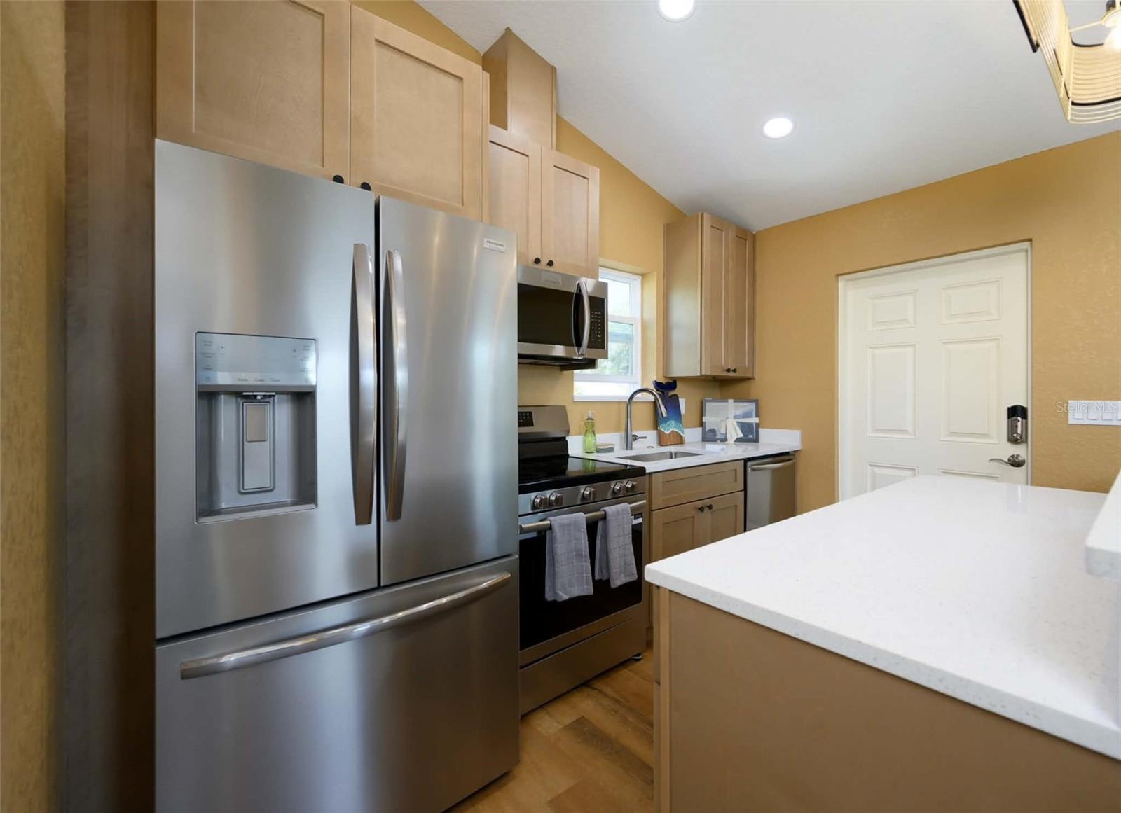 ST PETERSBURG INVESTMENT CO. SUB BLK 14, LOT4 - Residential Lease