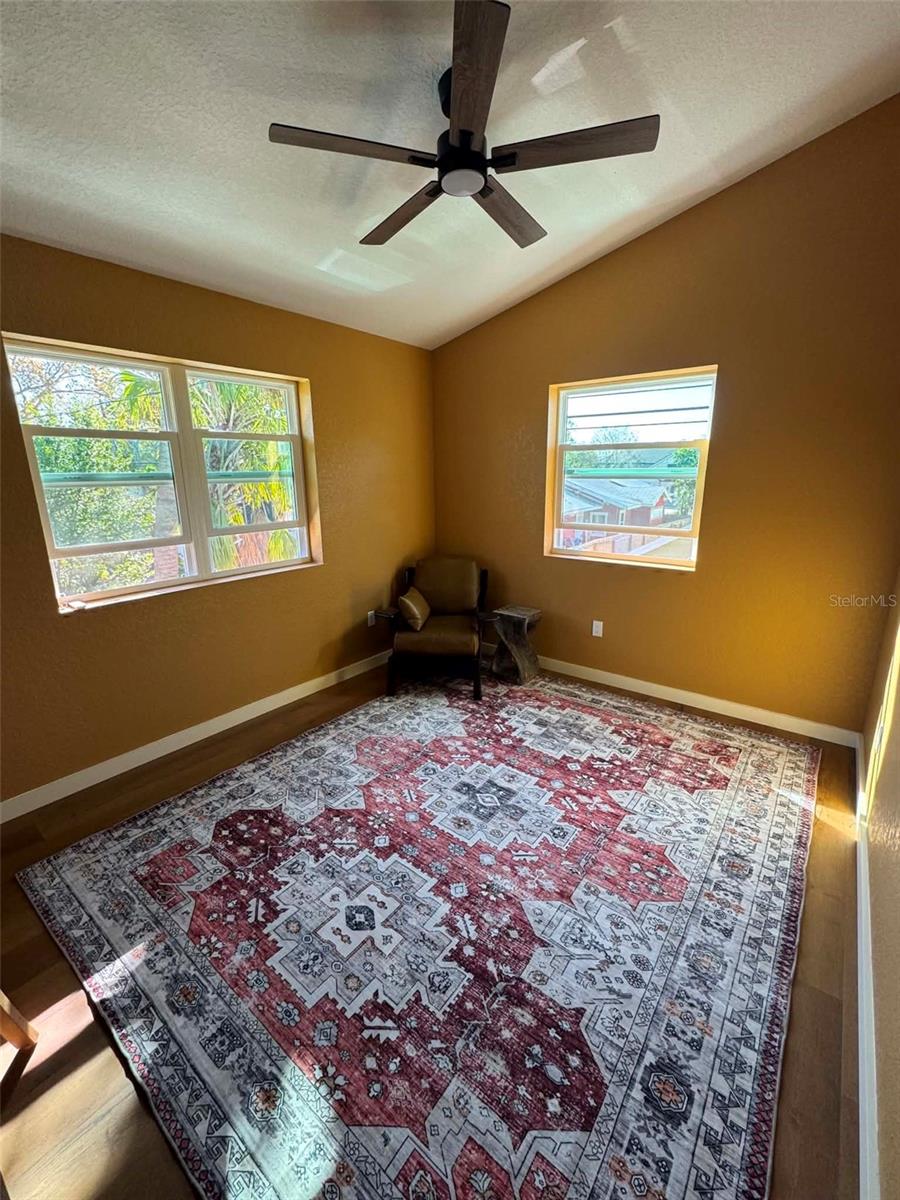 ST PETERSBURG INVESTMENT CO. SUB BLK 14, LOT4 - Residential Lease