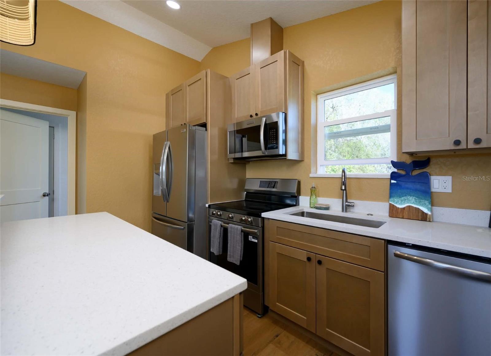 ST PETERSBURG INVESTMENT CO. SUB BLK 14, LOT4 - Residential Lease