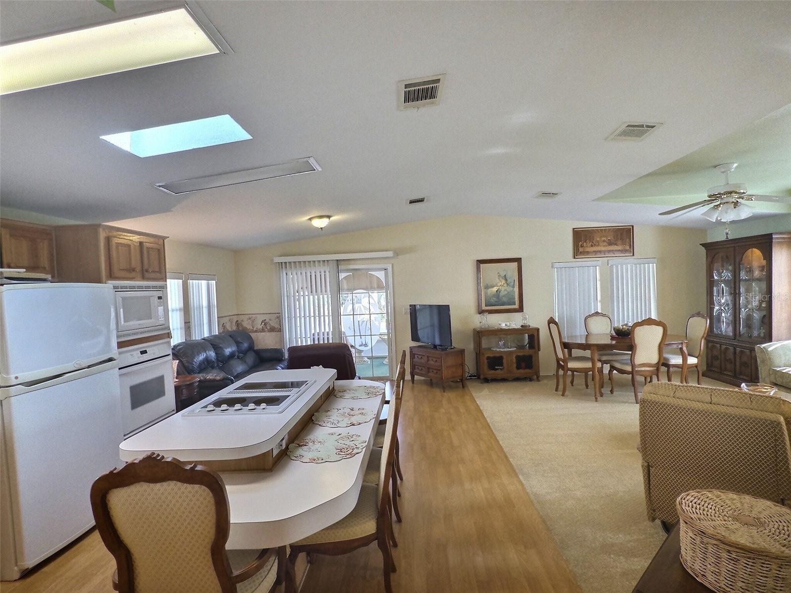 PALM HILL MOBILE HOME PARK UNREC - Residential Lease