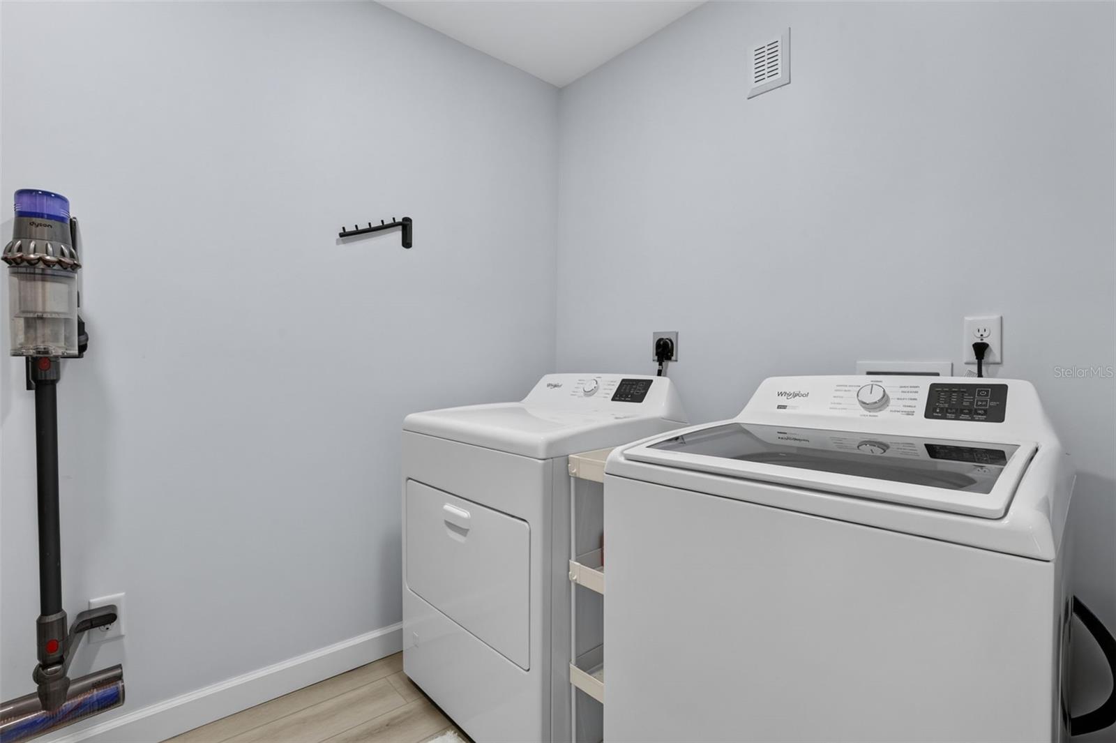 ROSS OAKS - Residential
