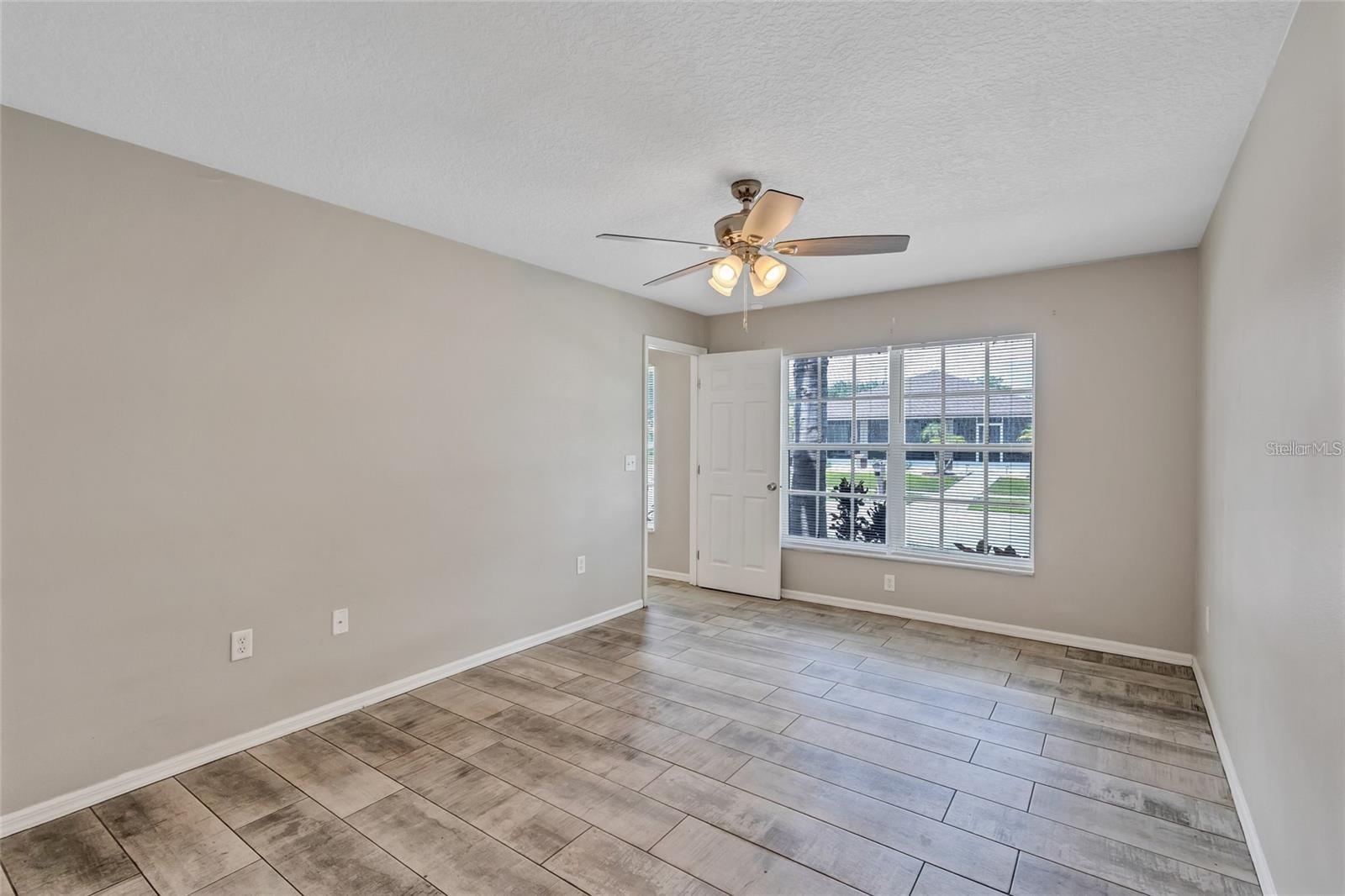 SUMMERVIEW OAKS SUB - Residential