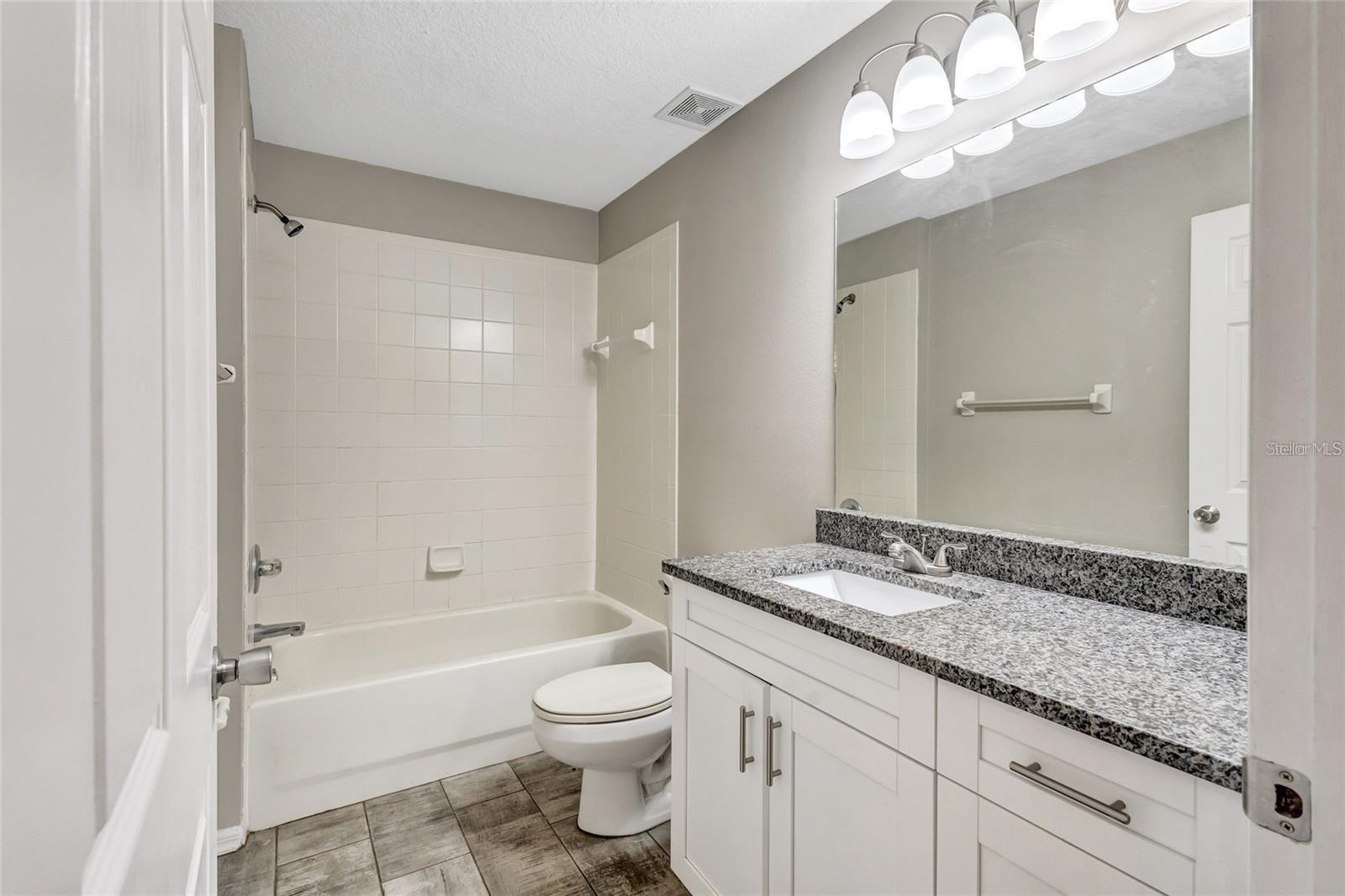 SUMMERVIEW OAKS SUB - Residential