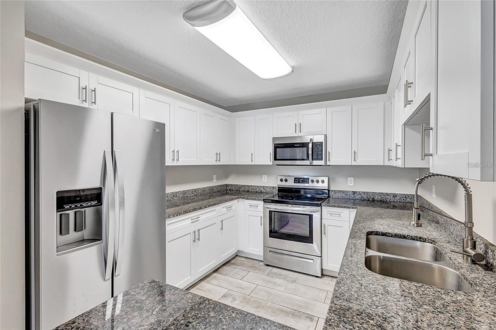 SUMMERVIEW OAKS SUB - Residential