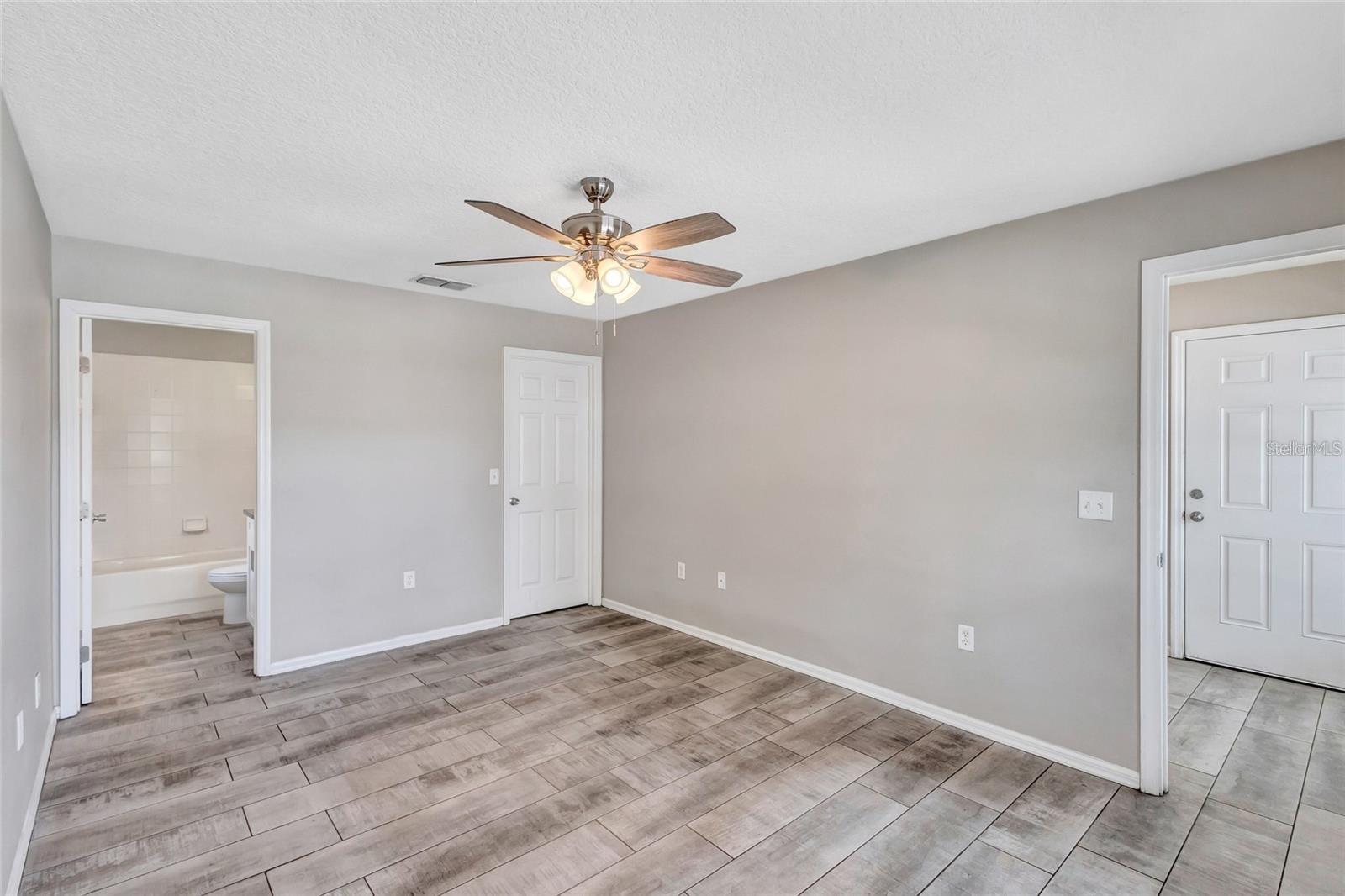 SUMMERVIEW OAKS SUB - Residential