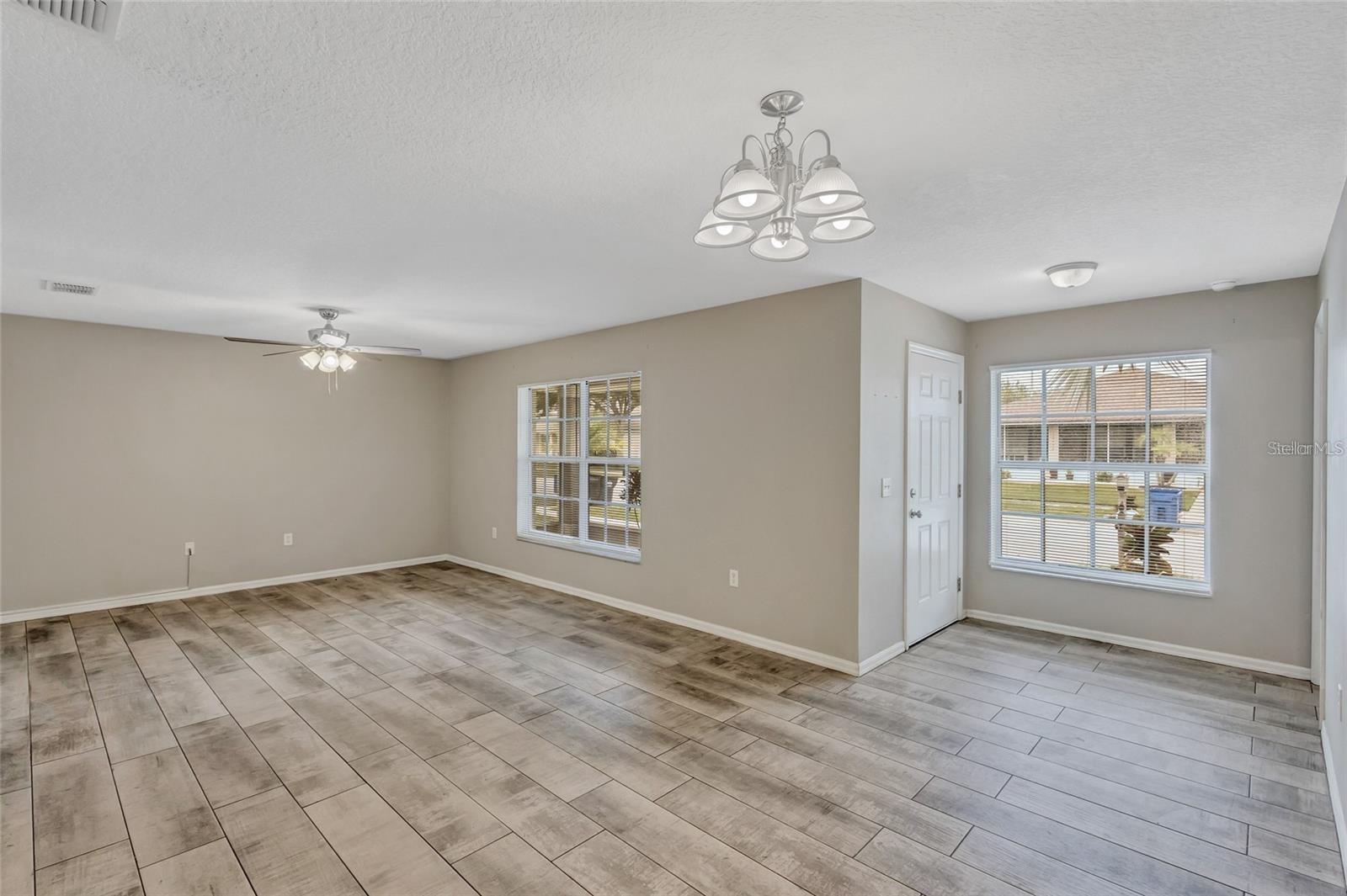 SUMMERVIEW OAKS SUB - Residential