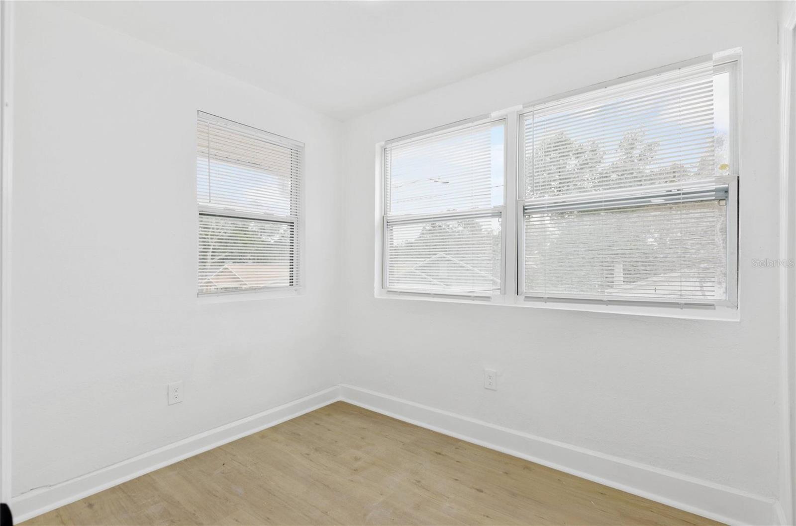 LA PLAZA - Residential Income