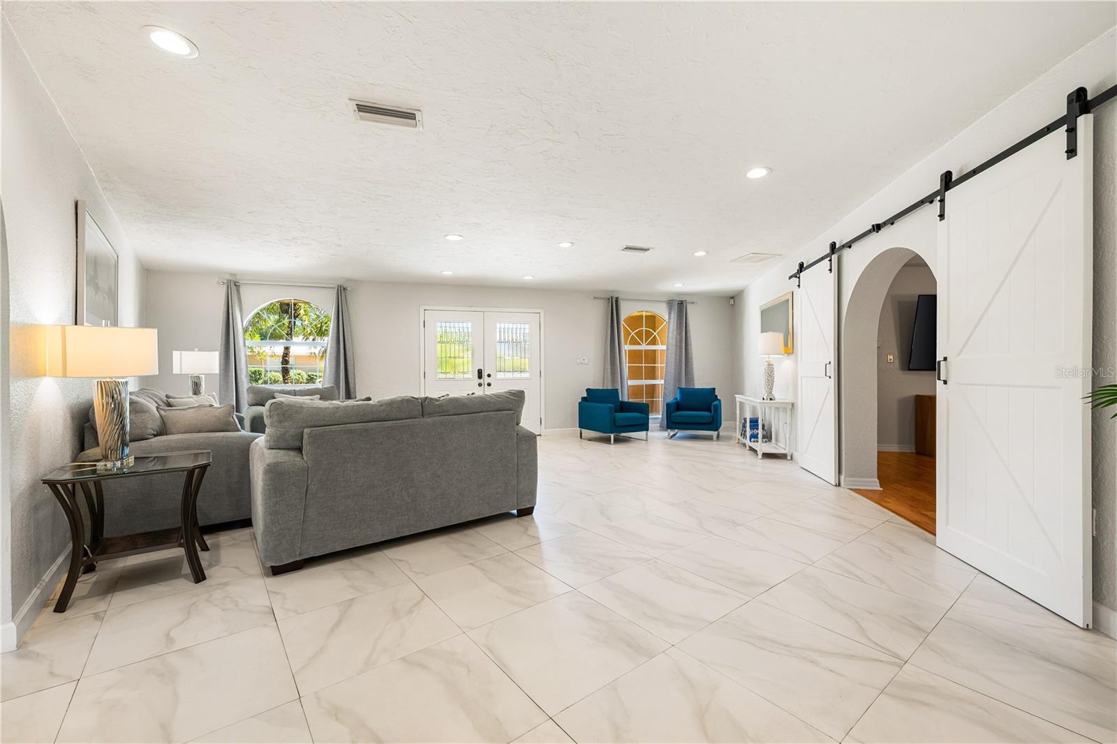 SOUTH GATE - Residential