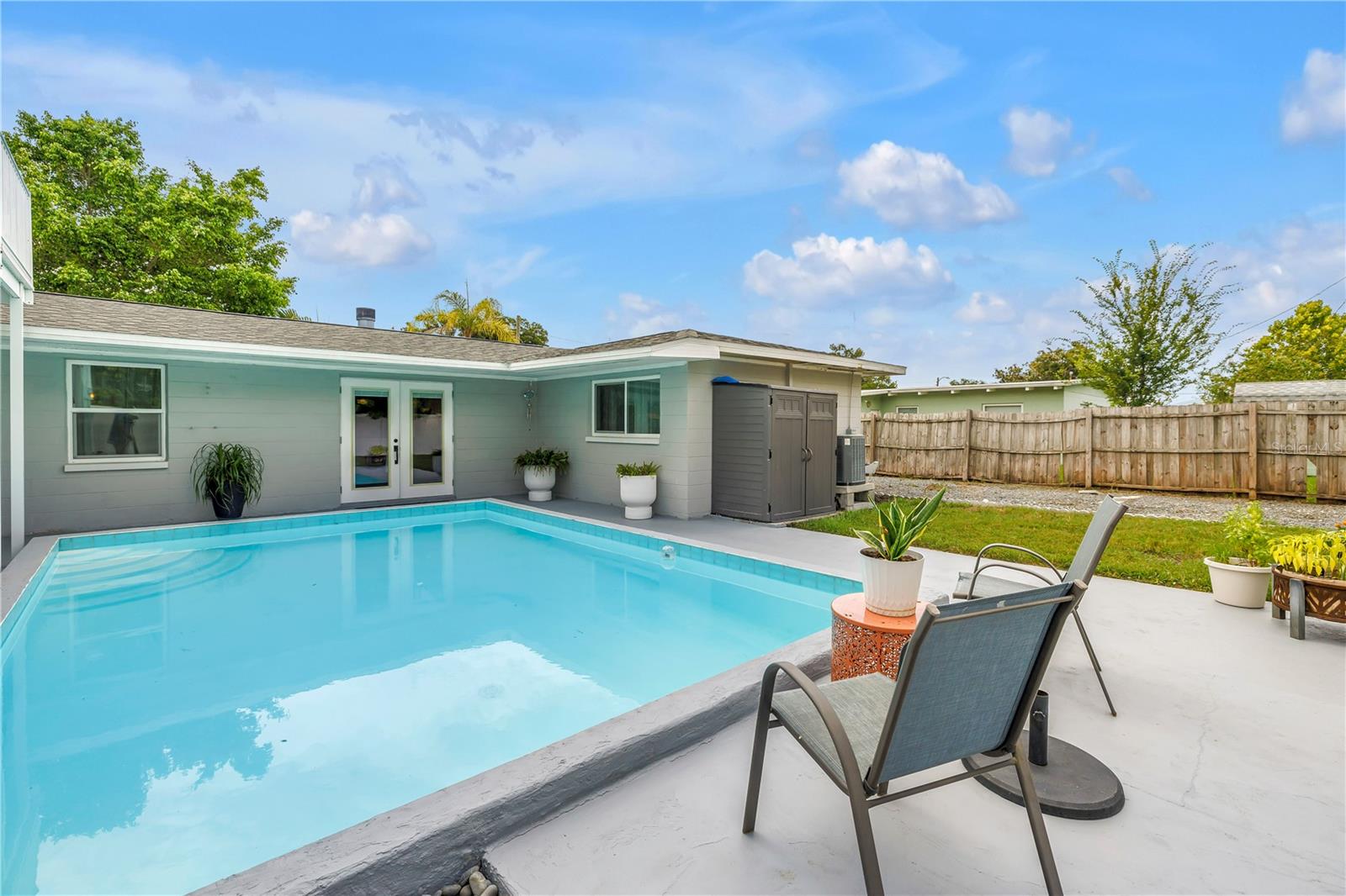 MEADOW LAWN 9TH ADD - Residential