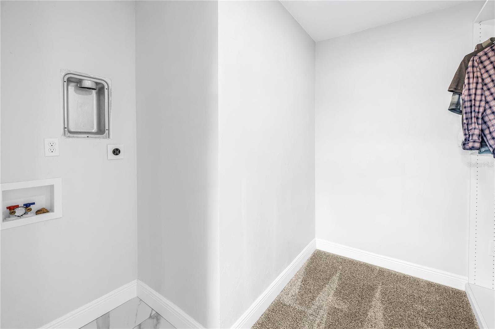 MEADOW LAWN 9TH ADD - Residential