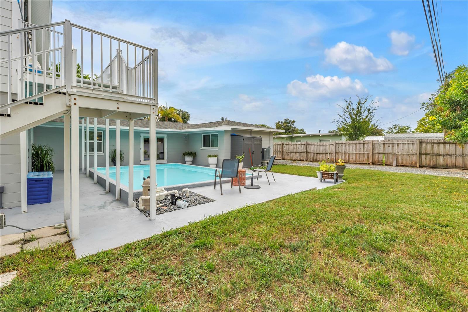 MEADOW LAWN 9TH ADD - Residential