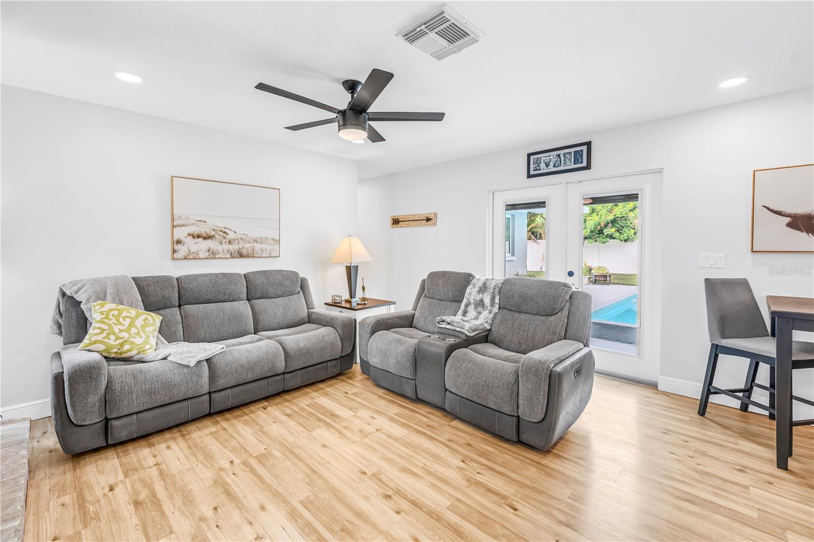 MEADOW LAWN 9TH ADD - Residential