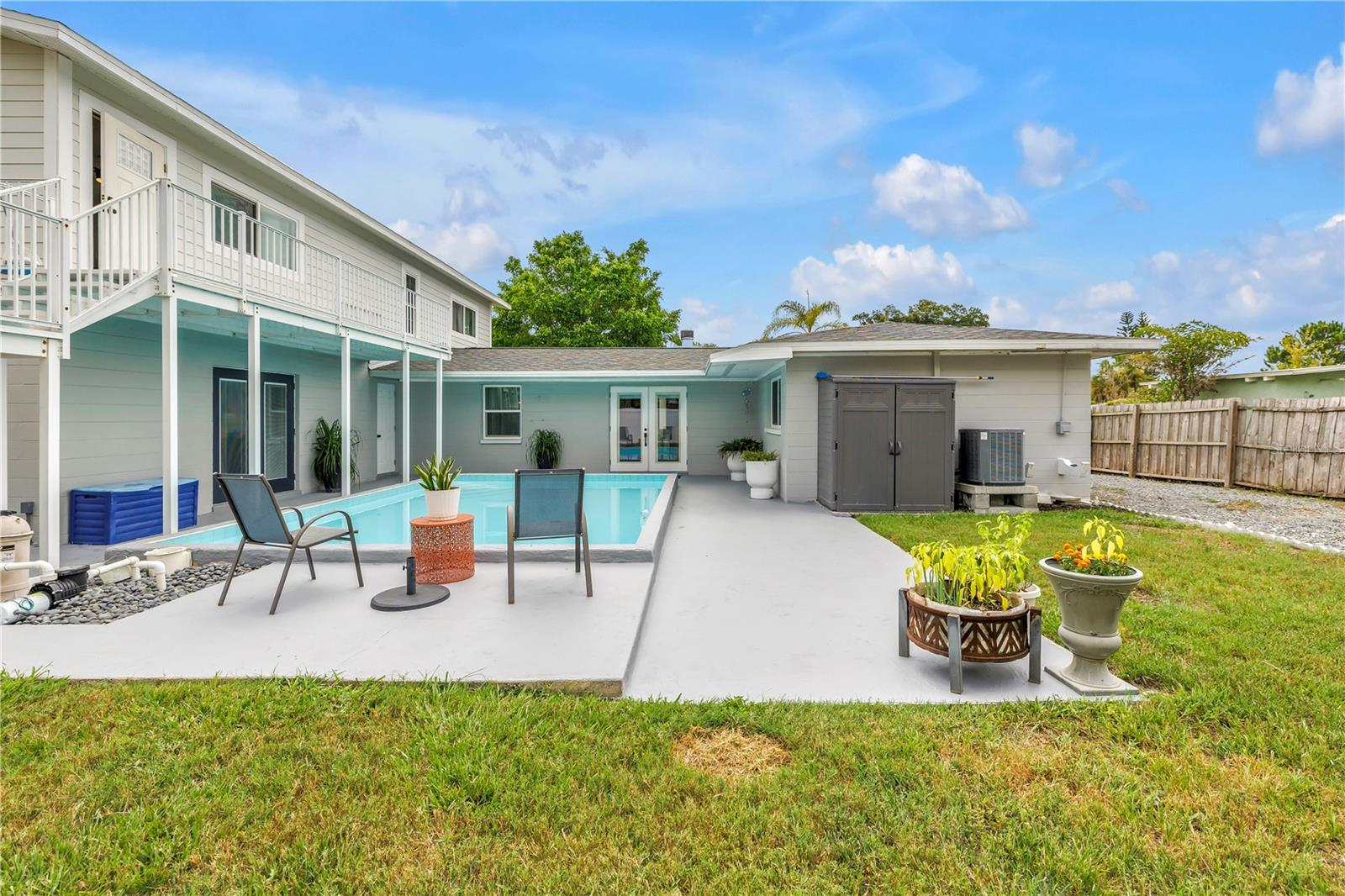 MEADOW LAWN 9TH ADD - Residential