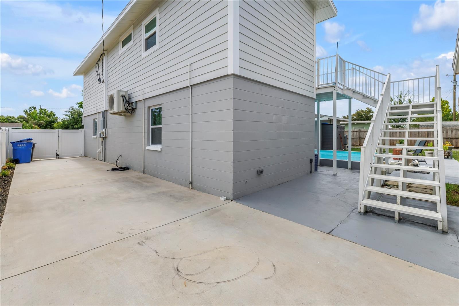MEADOW LAWN 9TH ADD - Residential