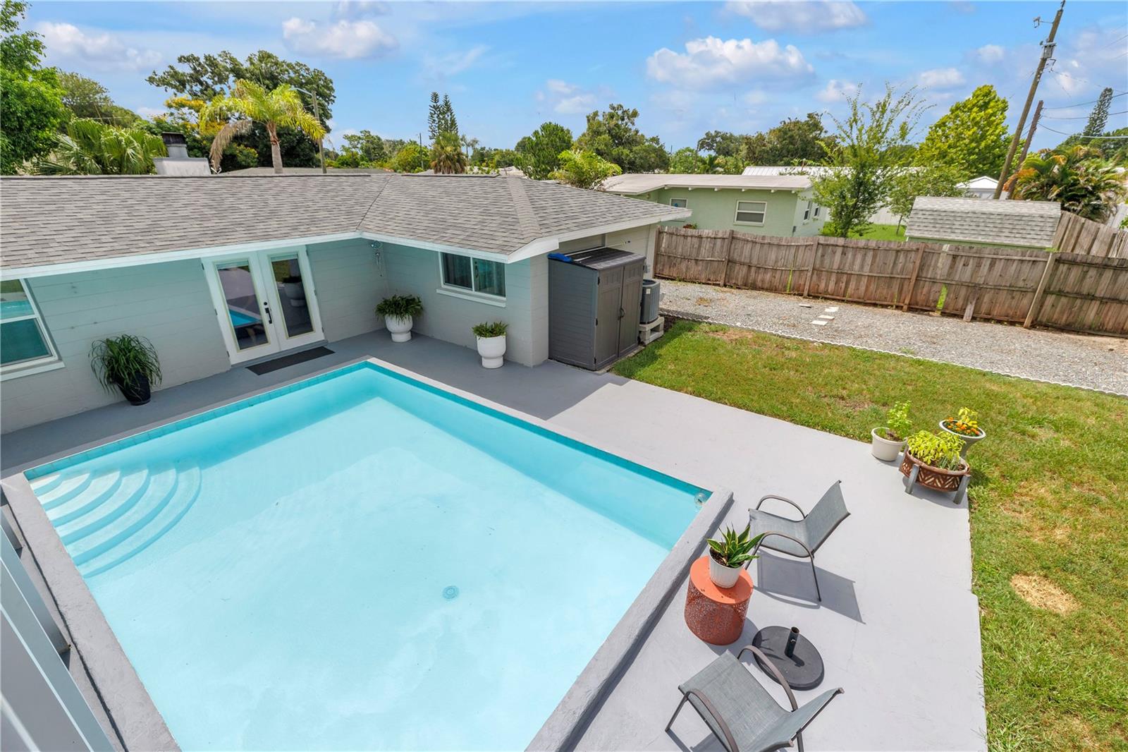 MEADOW LAWN 9TH ADD - Residential