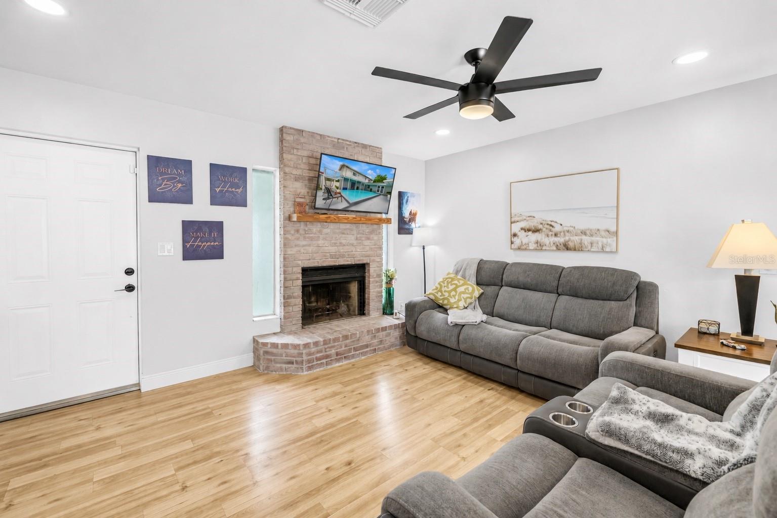MEADOW LAWN 9TH ADD - Residential