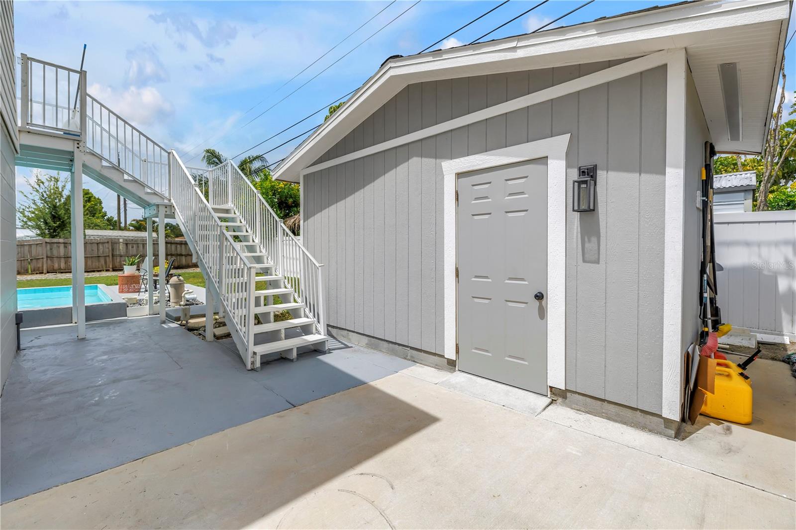 MEADOW LAWN 9TH ADD - Residential