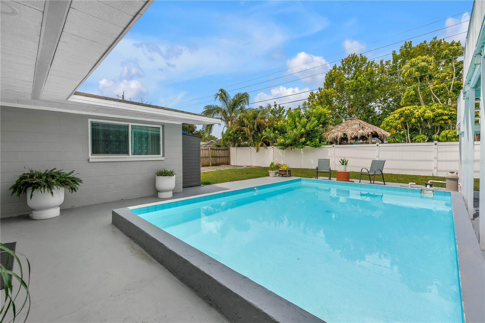 MEADOW LAWN 9TH ADD - Residential