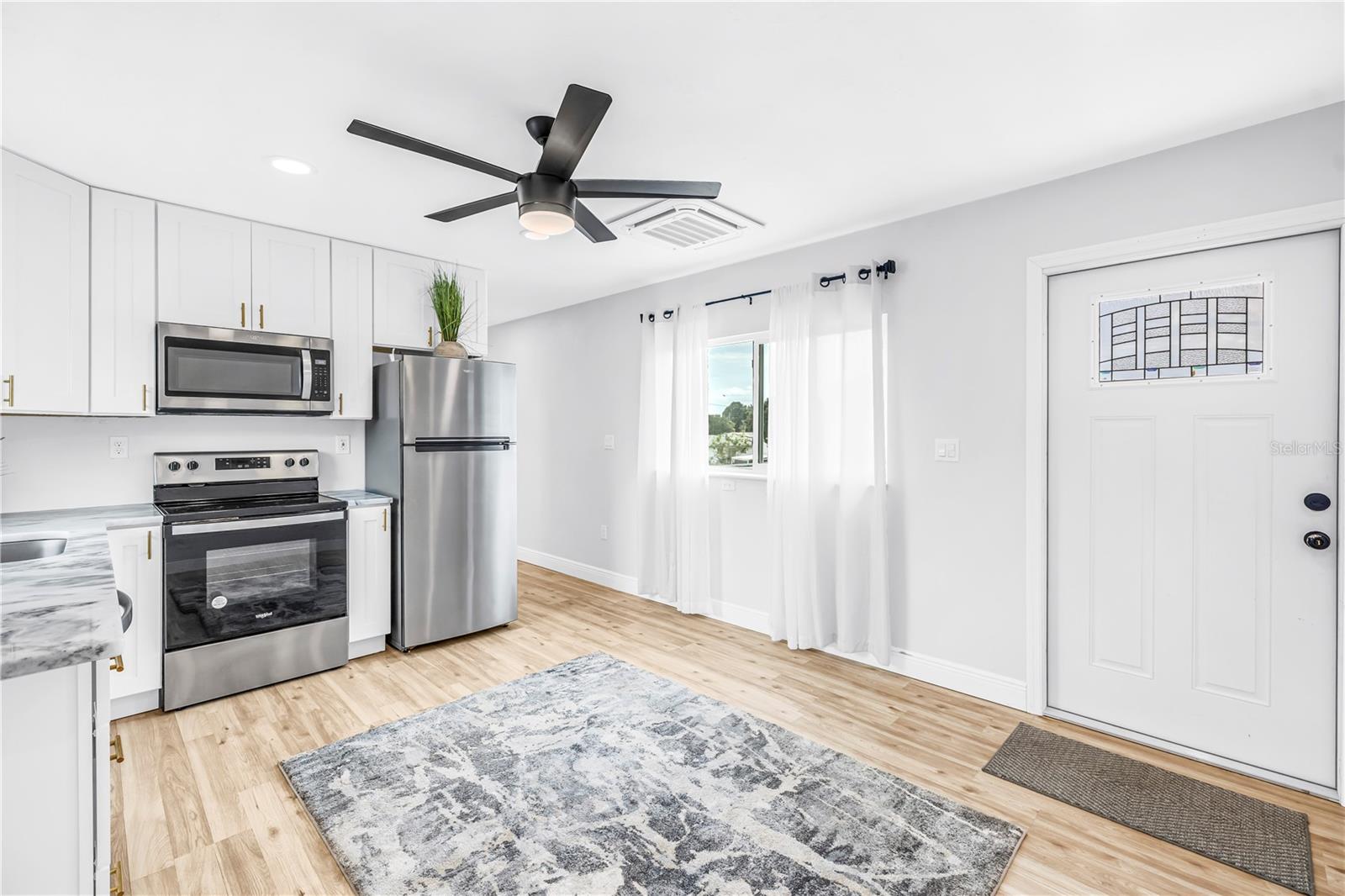 MEADOW LAWN 9TH ADD - Residential