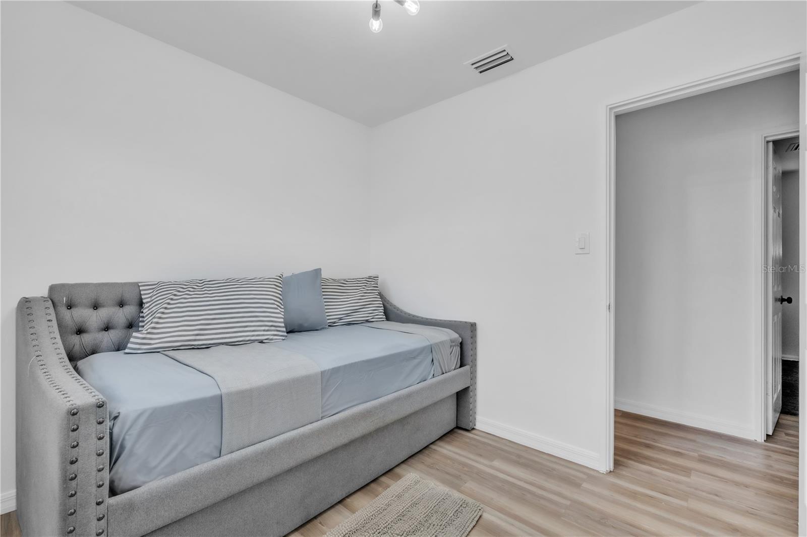 GANDY GARDENS 3 - Residential