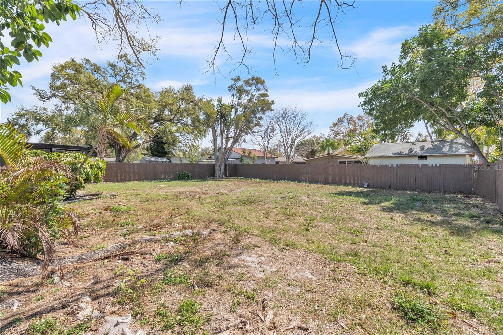 GANDY GARDENS 3 - Residential