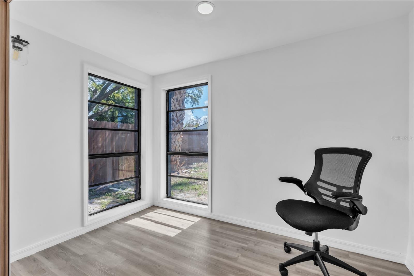 GANDY GARDENS 3 - Residential