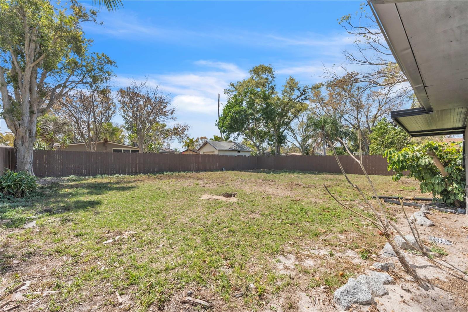 GANDY GARDENS 3 - Residential
