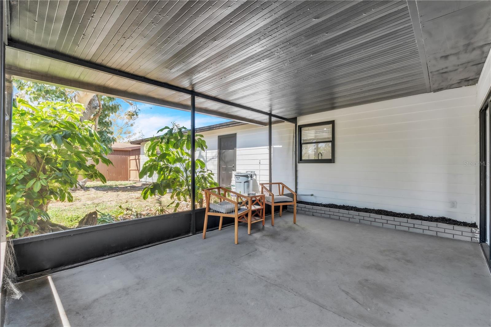 GANDY GARDENS 3 - Residential
