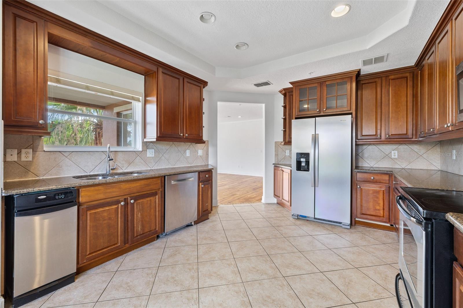 TOSCANA CONDOS - Residential