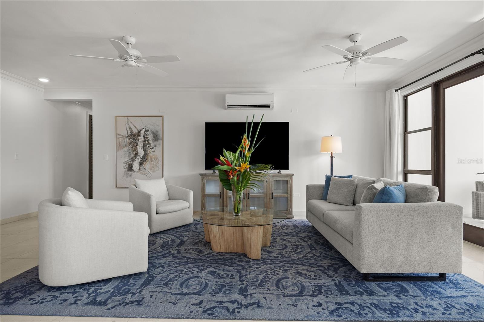 COUNTRY CLUB RESIDENCES - Residential