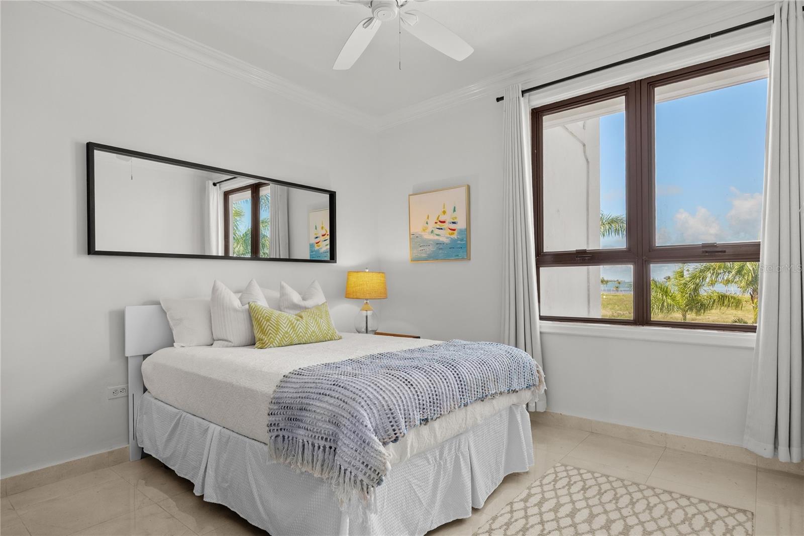 COUNTRY CLUB RESIDENCES - Residential