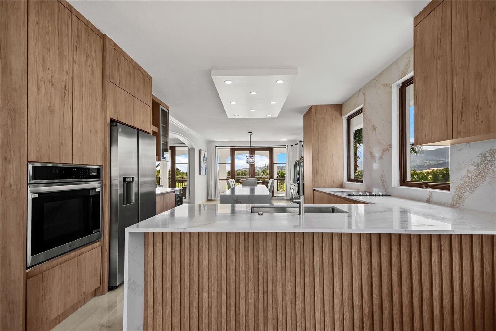 COUNTRY CLUB RESIDENCES - Residential