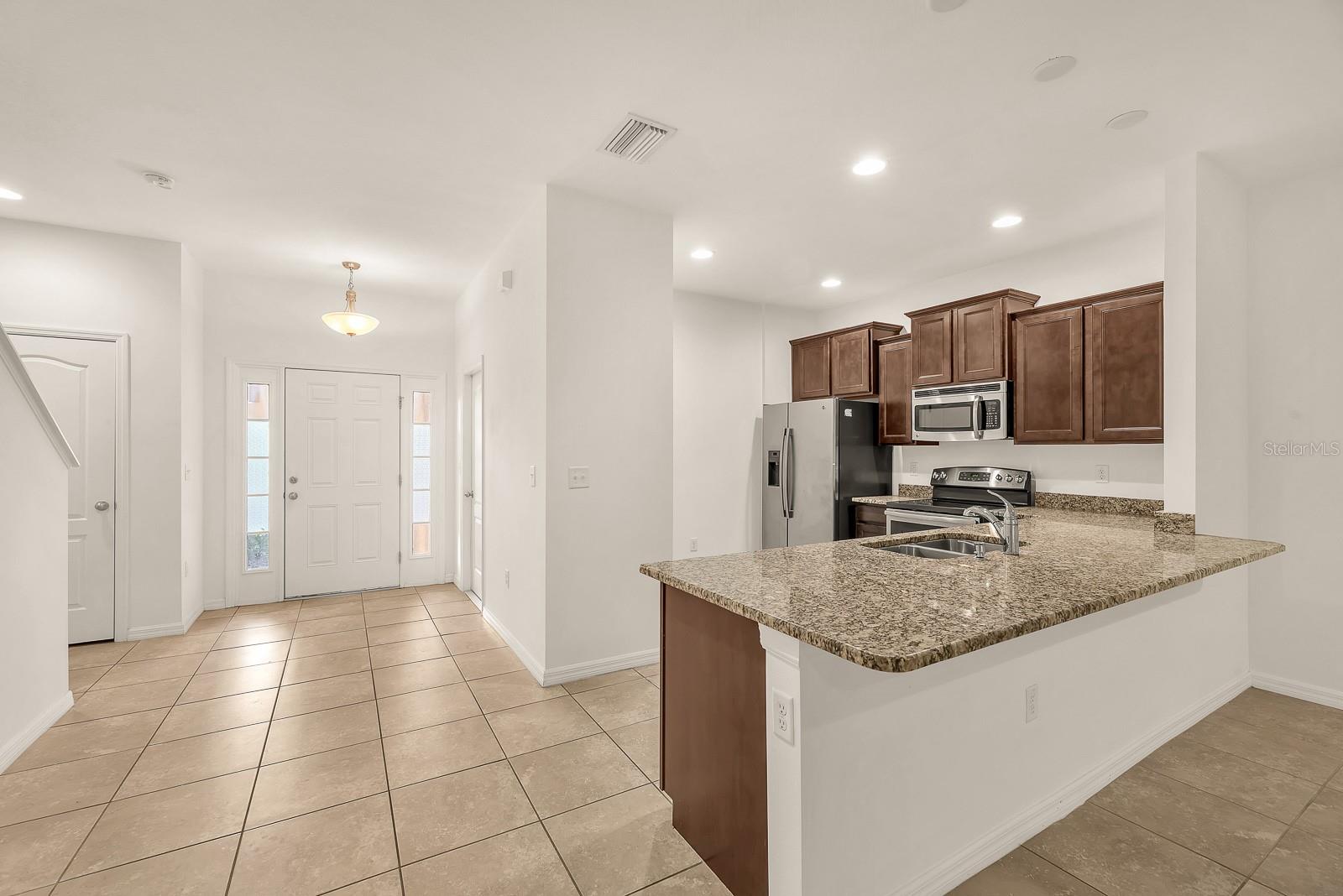 HIDDEN RIVER TWNHMS PH 2 - Residential Lease