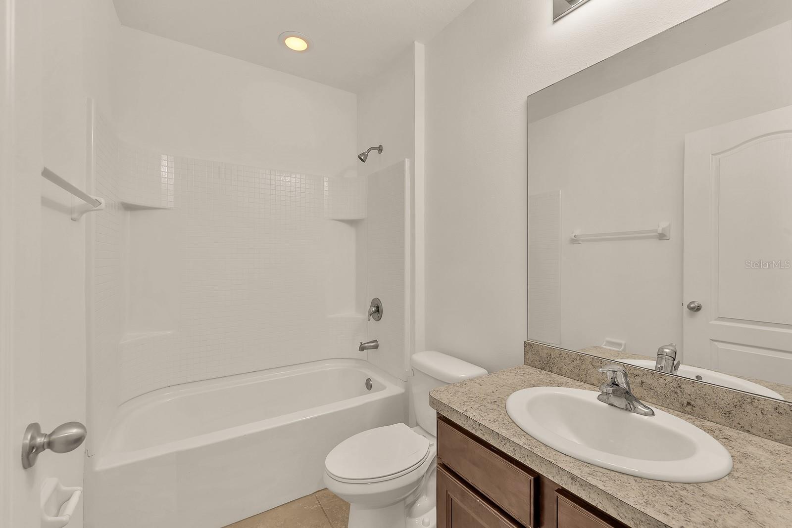 HIDDEN RIVER TWNHMS PH 2 - Residential Lease