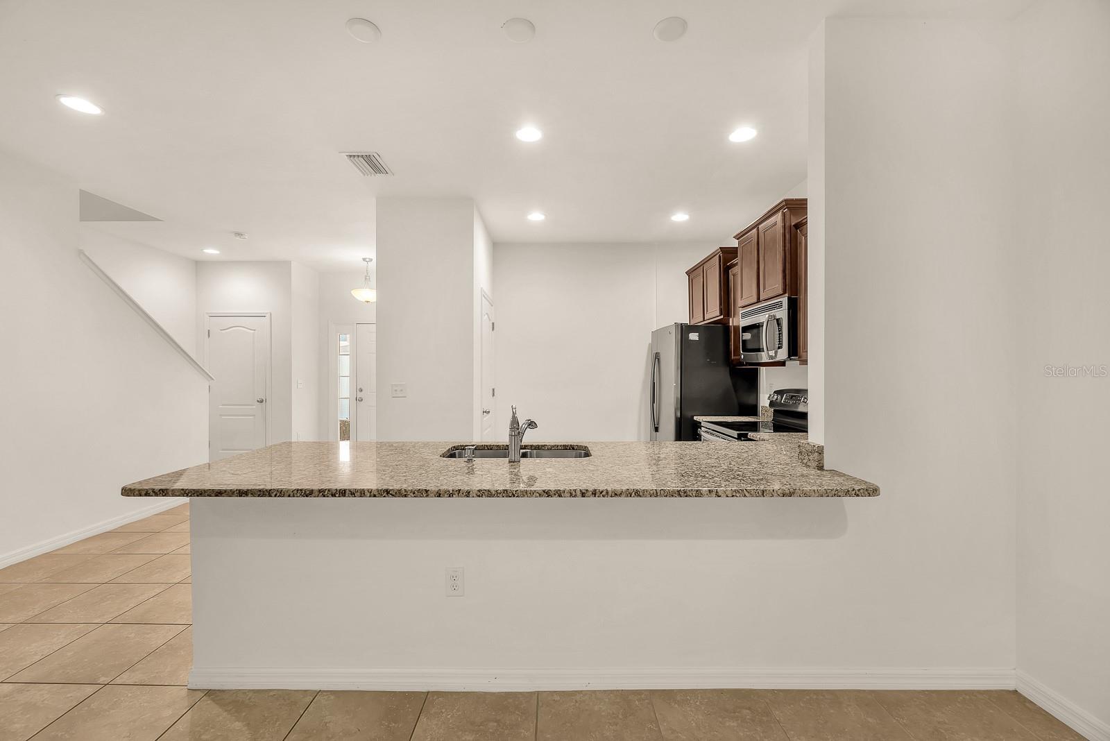 HIDDEN RIVER TWNHMS PH 2 - Residential Lease