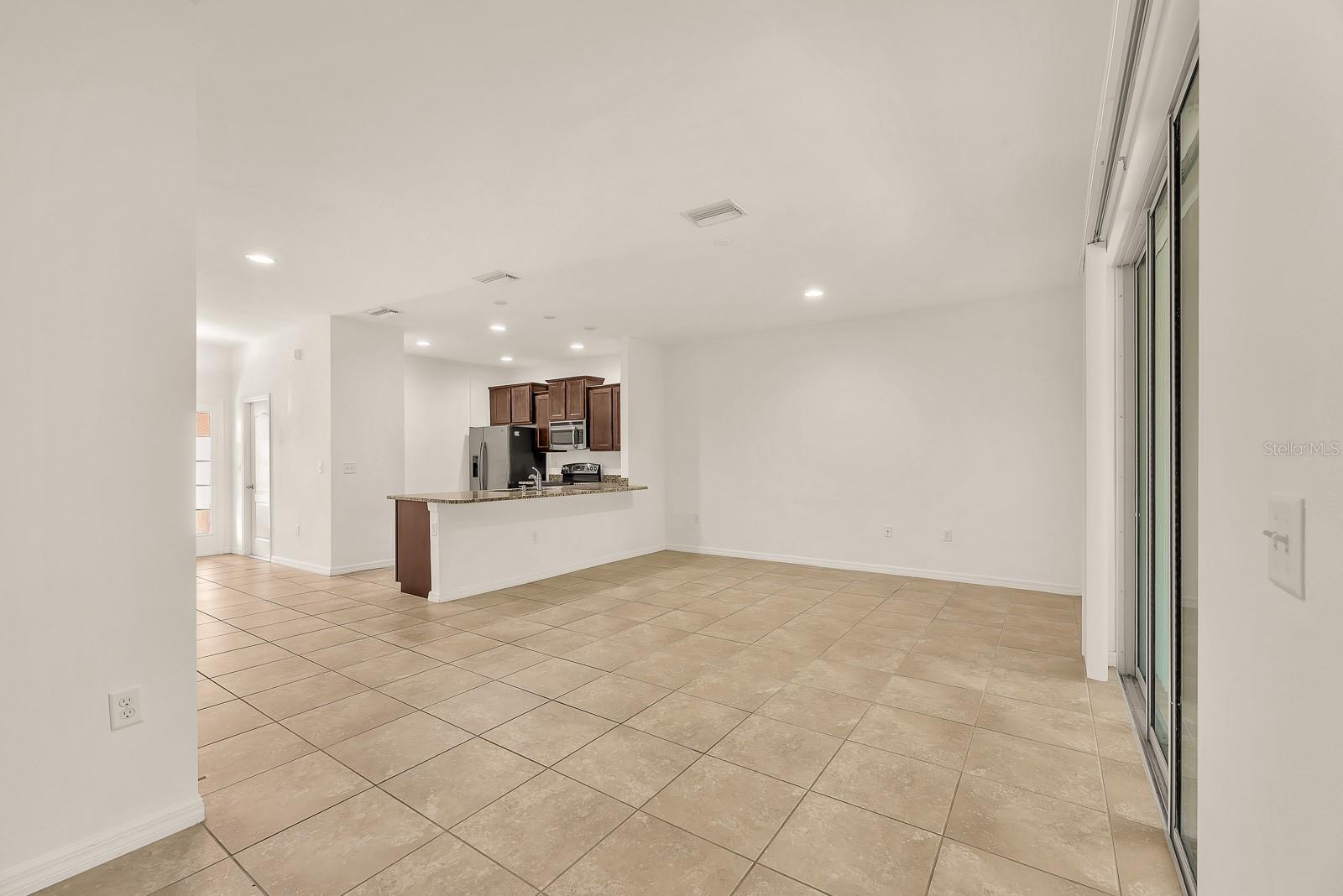 HIDDEN RIVER TWNHMS PH 2 - Residential Lease