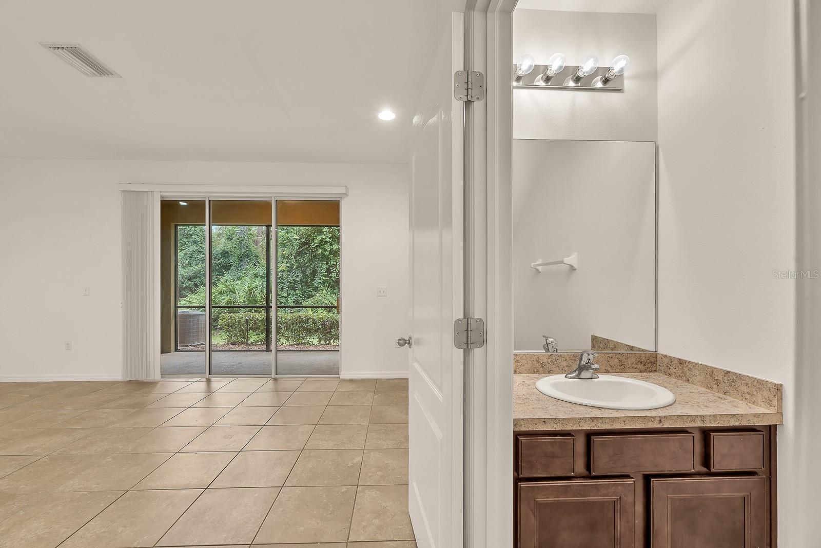 HIDDEN RIVER TWNHMS PH 2 - Residential Lease