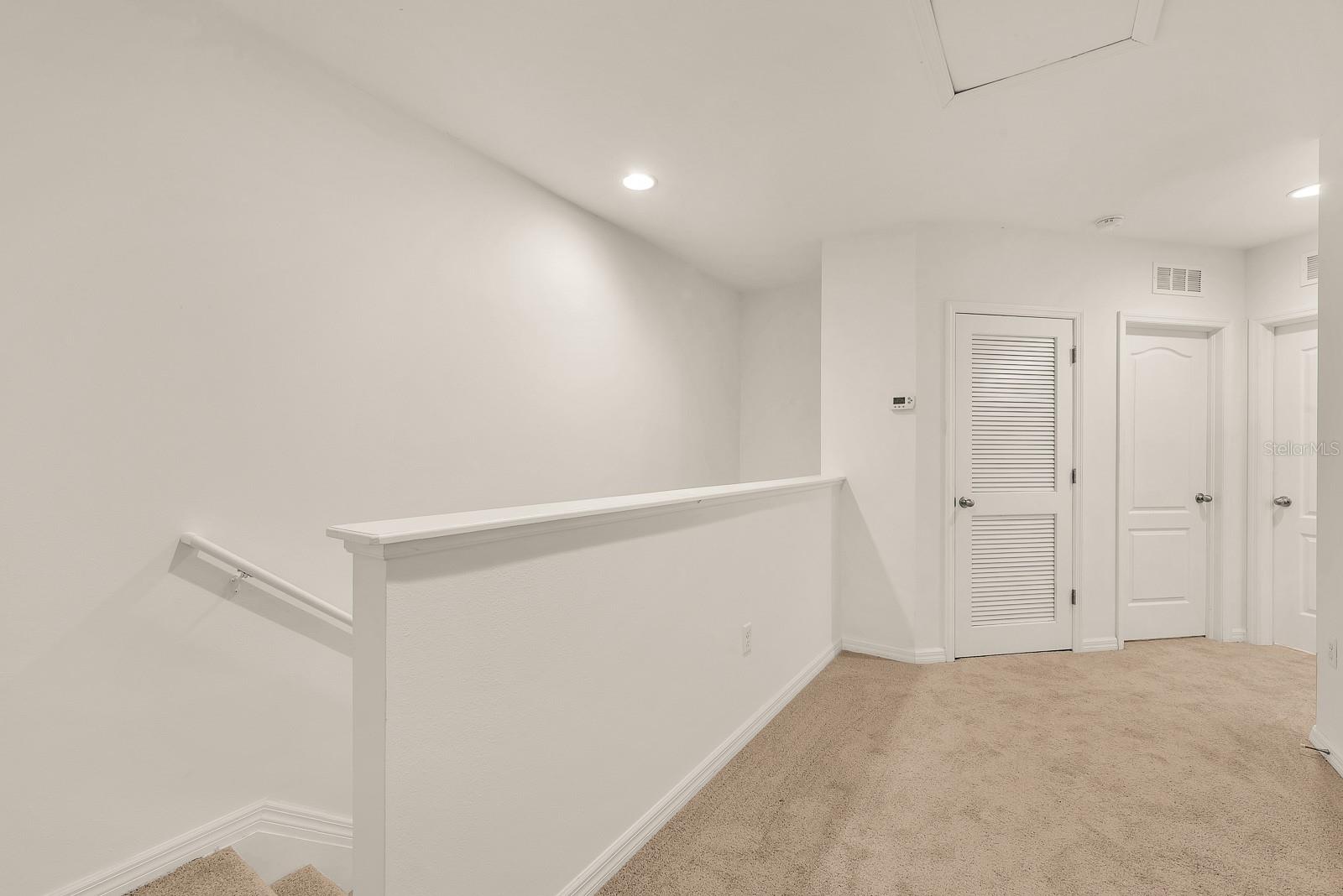 HIDDEN RIVER TWNHMS PH 2 - Residential Lease