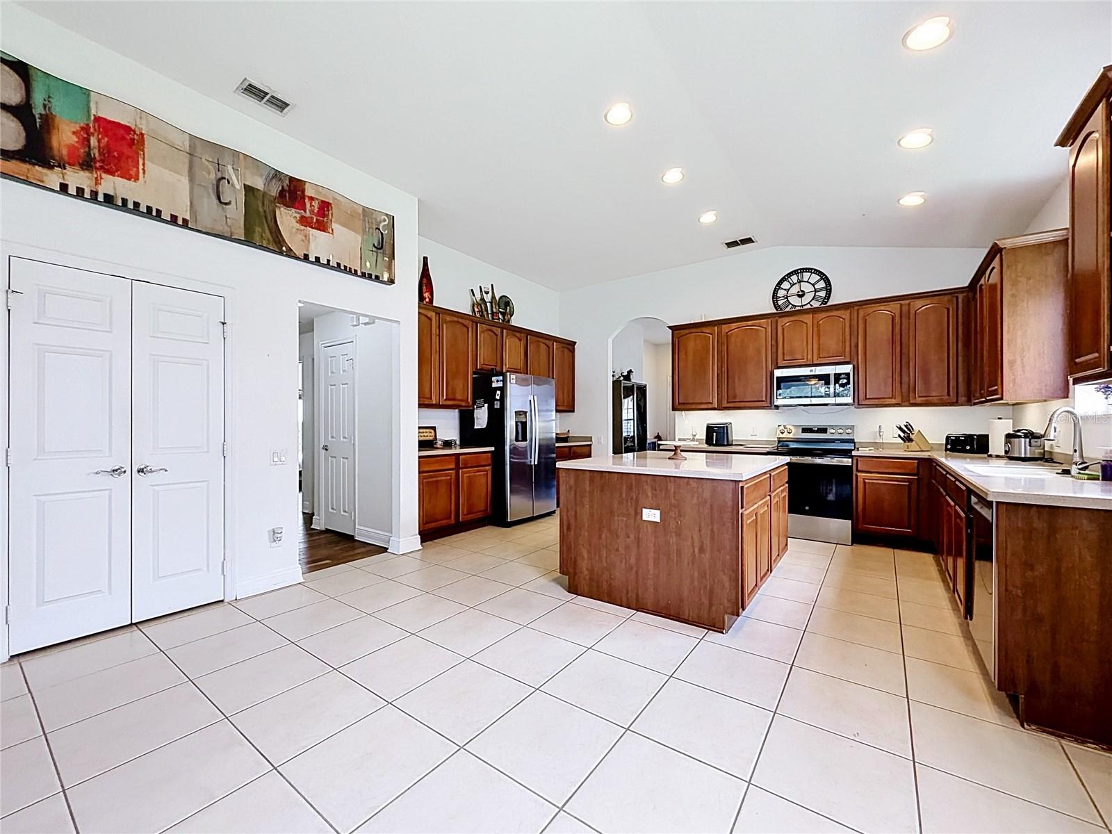 SPRING ISLE - Residential Lease
