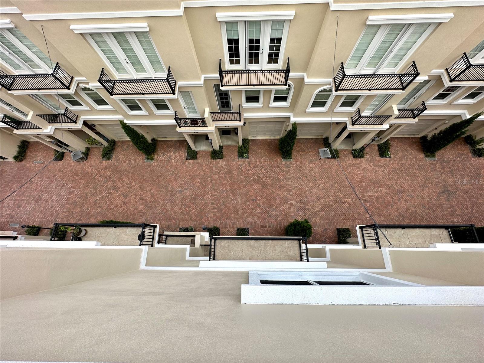 REGENT LANE - Residential
