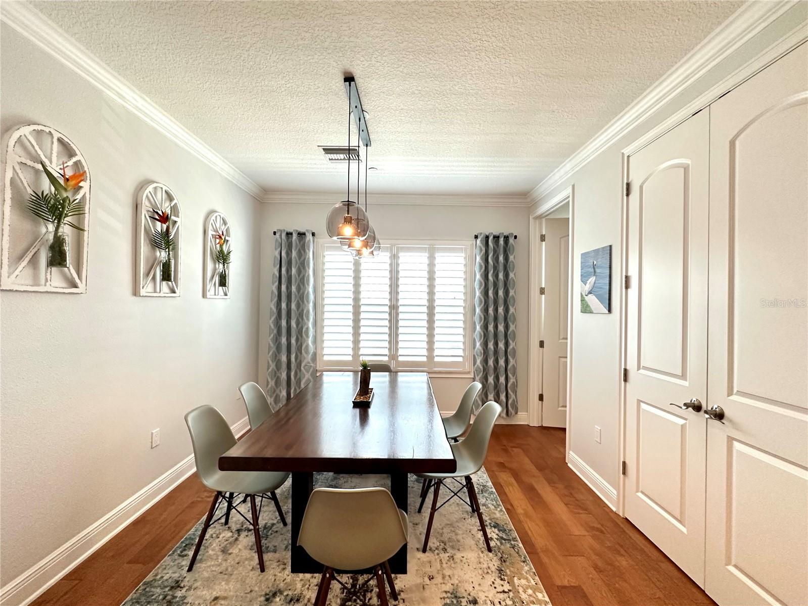 REGENT LANE - Residential