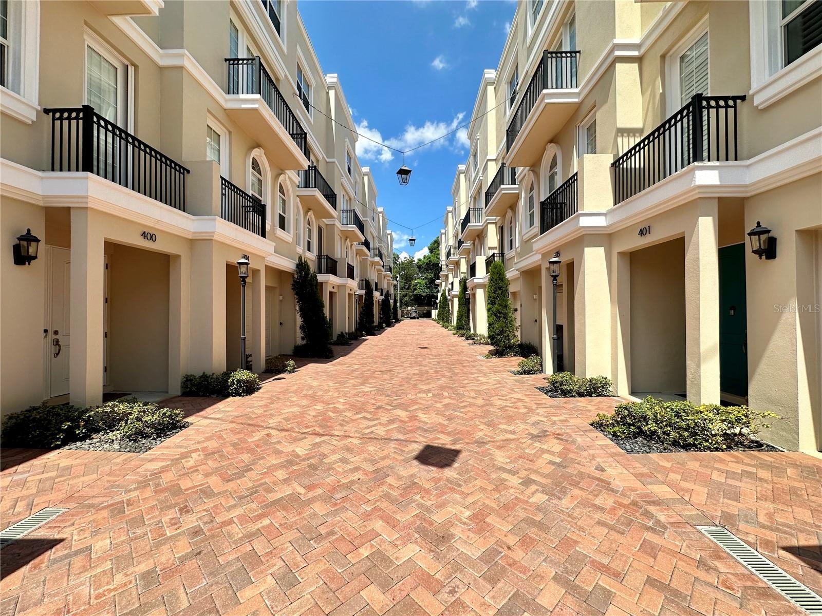 REGENT LANE - Residential