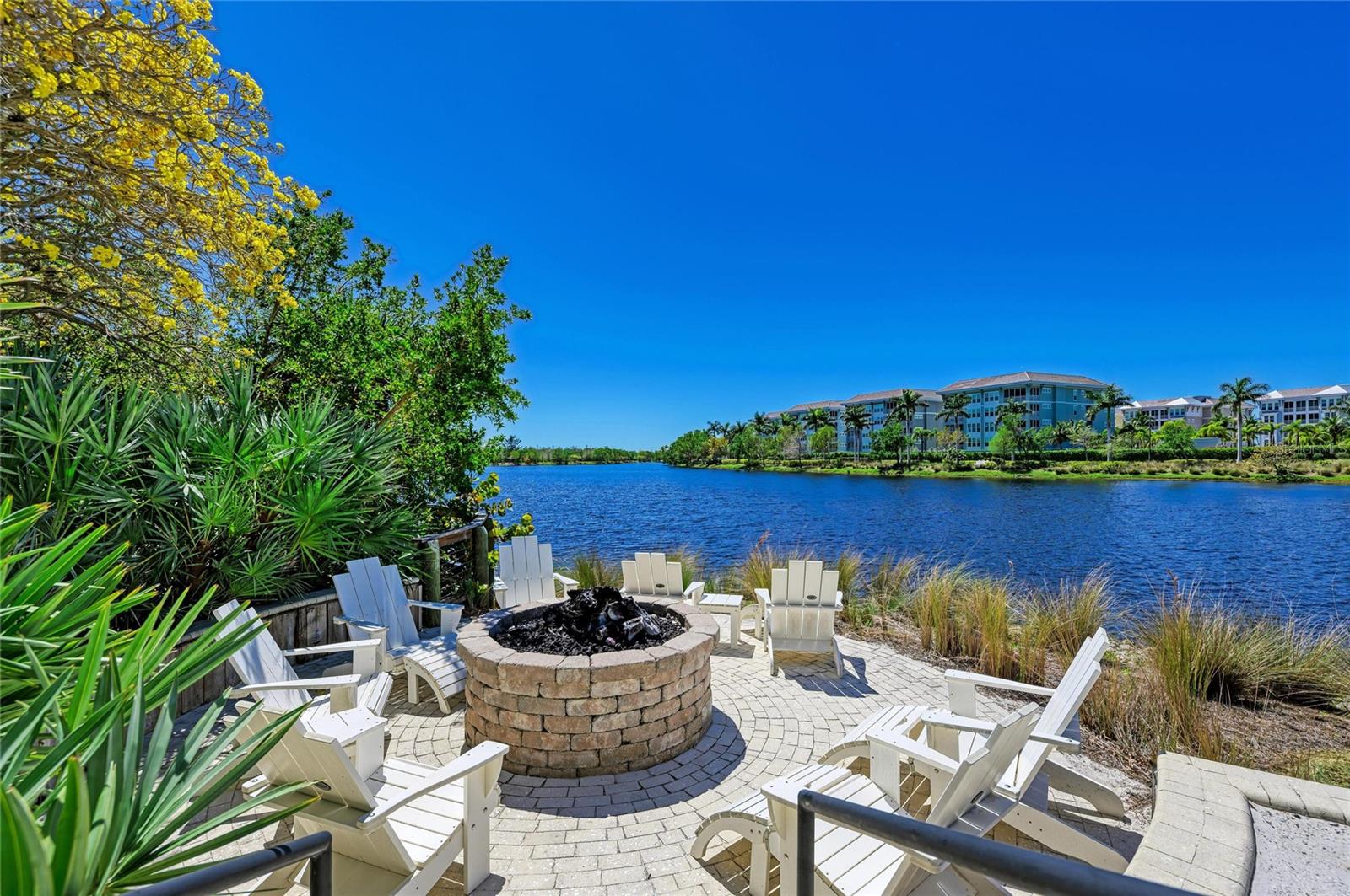 EDGEWATER WALK II/HARBOUR ISLE - Residential