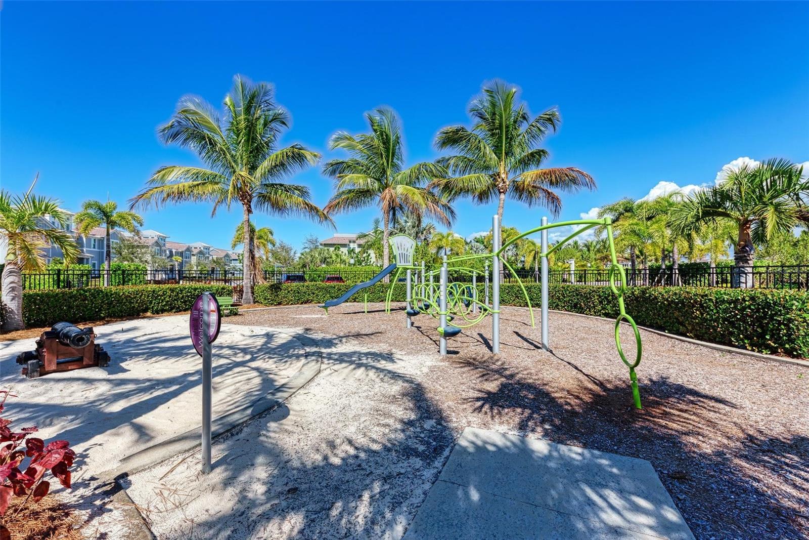EDGEWATER WALK II/HARBOUR ISLE - Residential