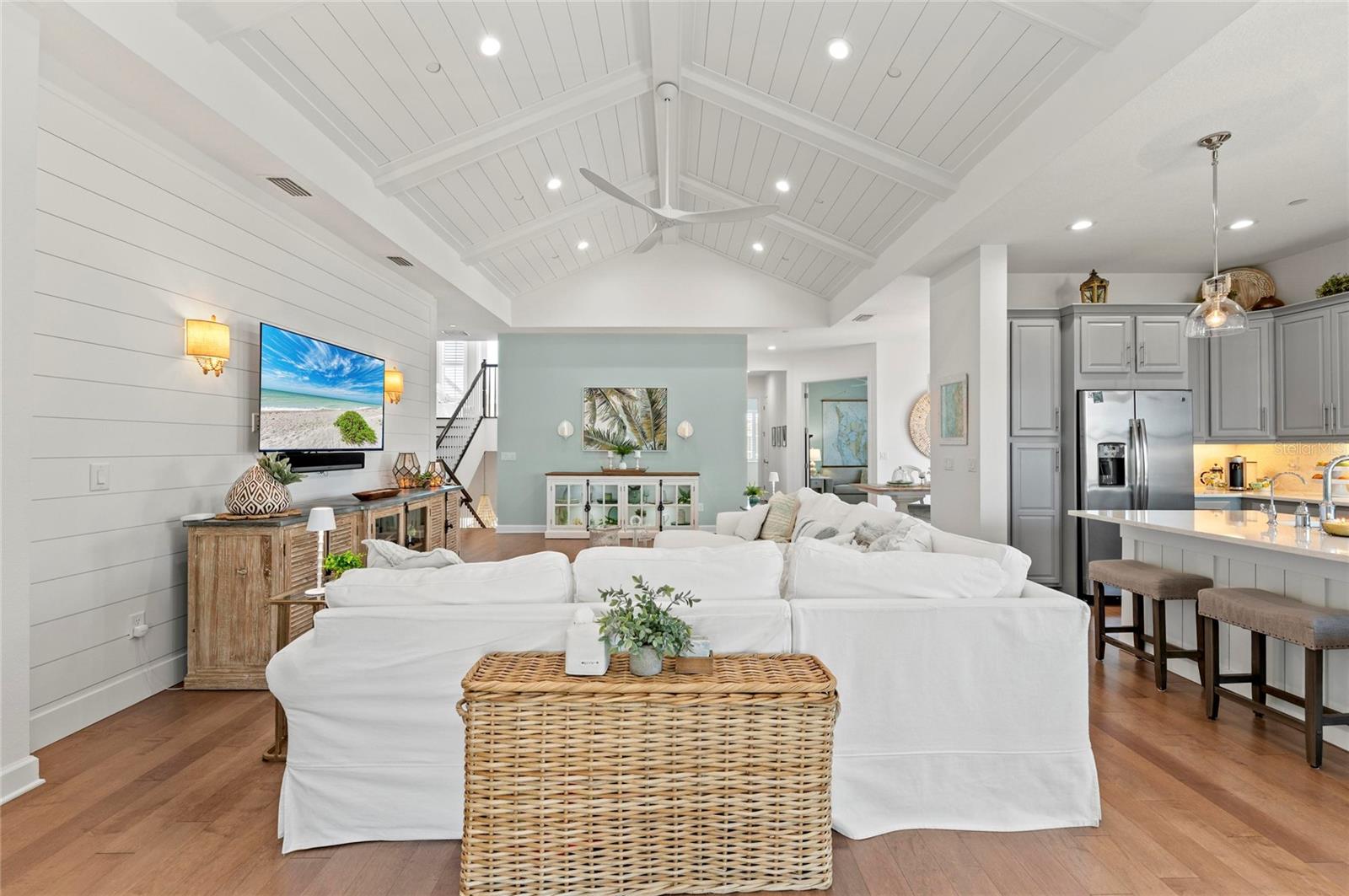EDGEWATER WALK II/HARBOUR ISLE - Residential